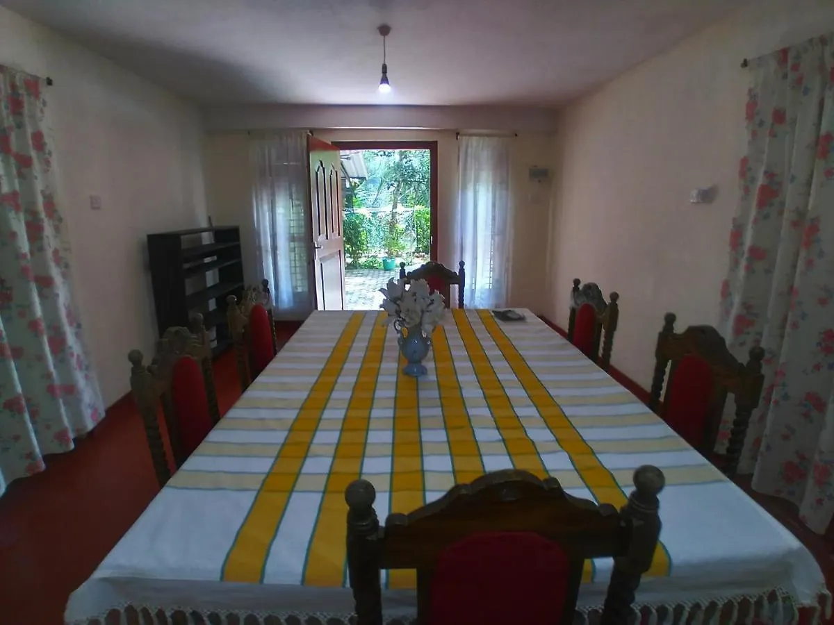Jayathmaguest Apartment Peradeniya Homestay